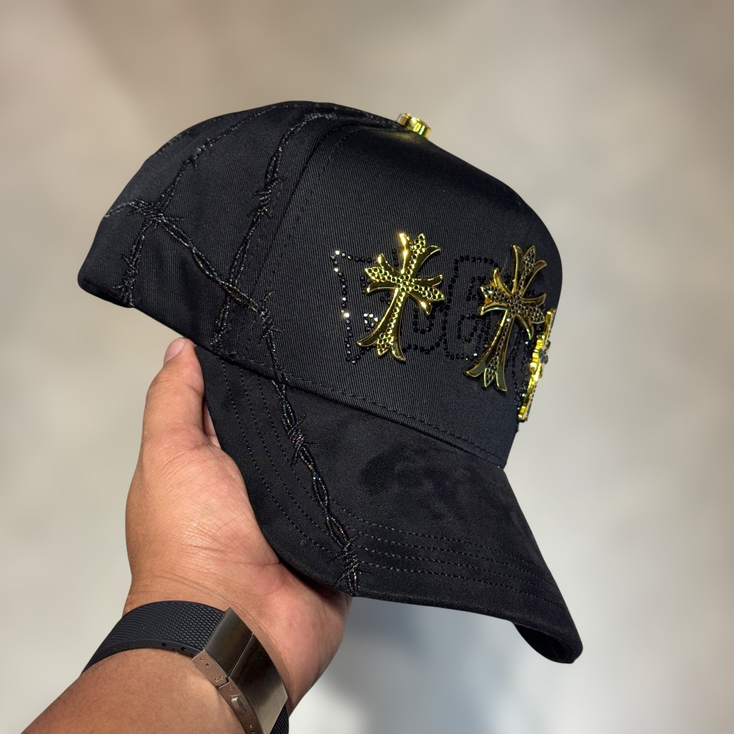 BELICA BIG BOSS BENDECIDO BLACK/GOLD 3 CRUCES