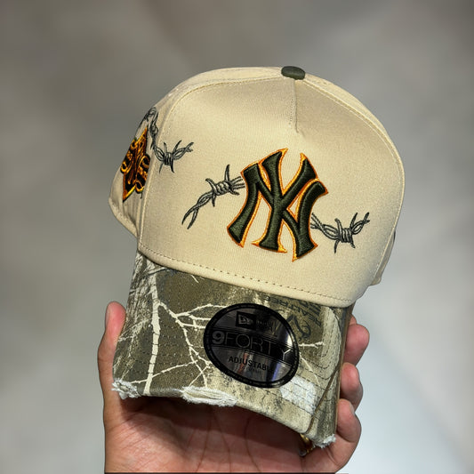 9FORTY A FRAME NY YANKEES BEIGE CAMO VISOR