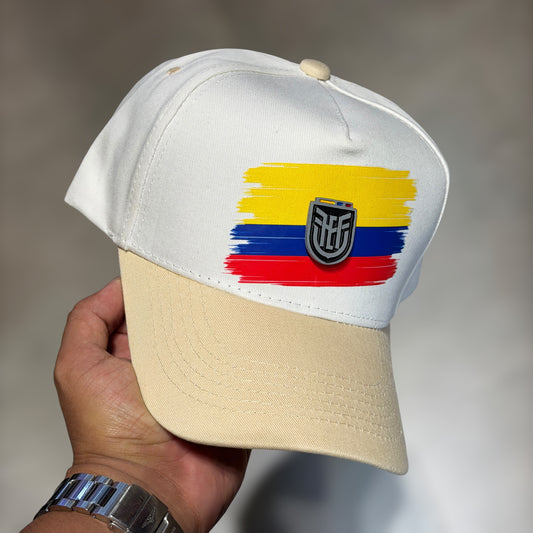 Gorra Ecuador blanca beige FEF placa metálica