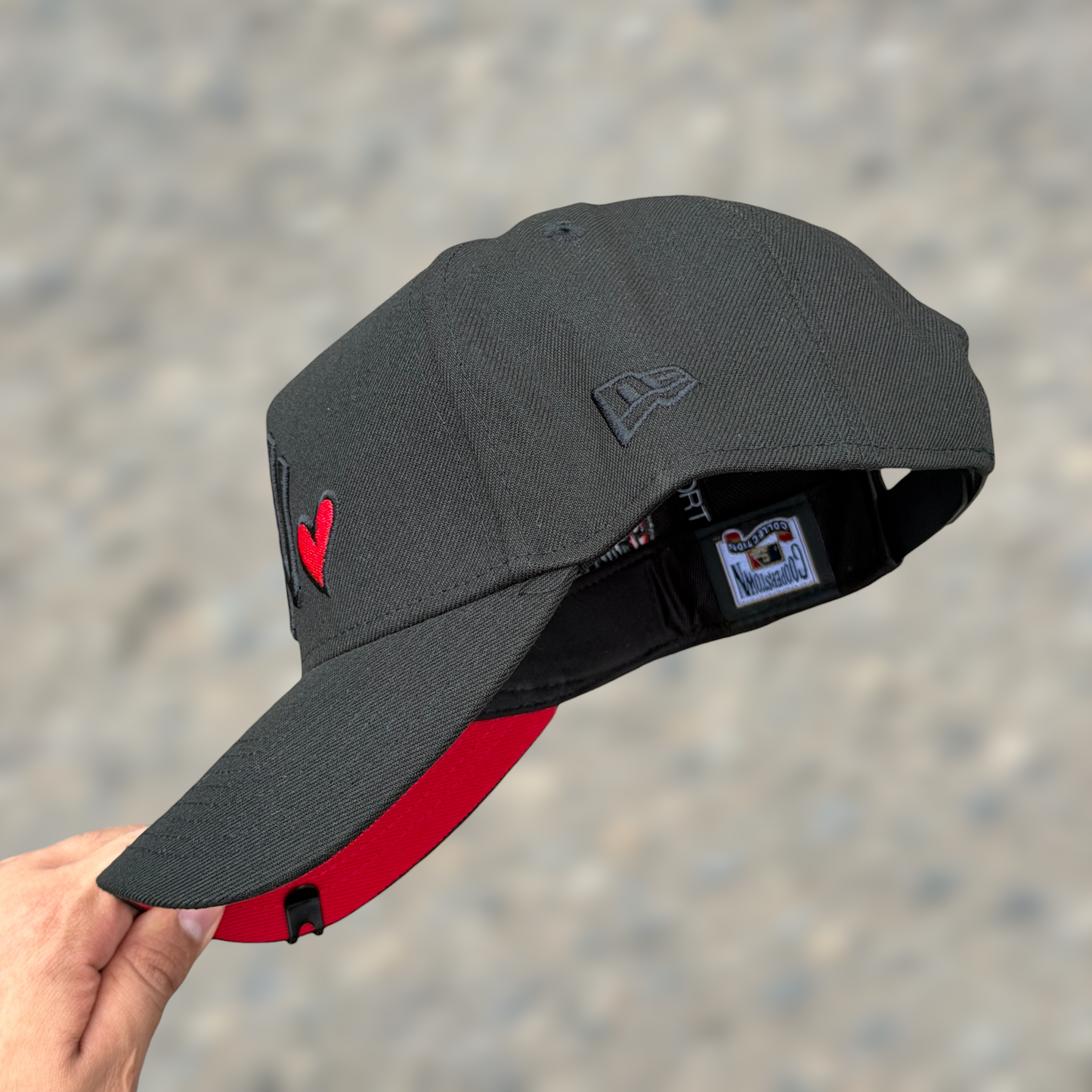 9FORTY NEW YORK YANKEES BLACK ON BLACK HEART