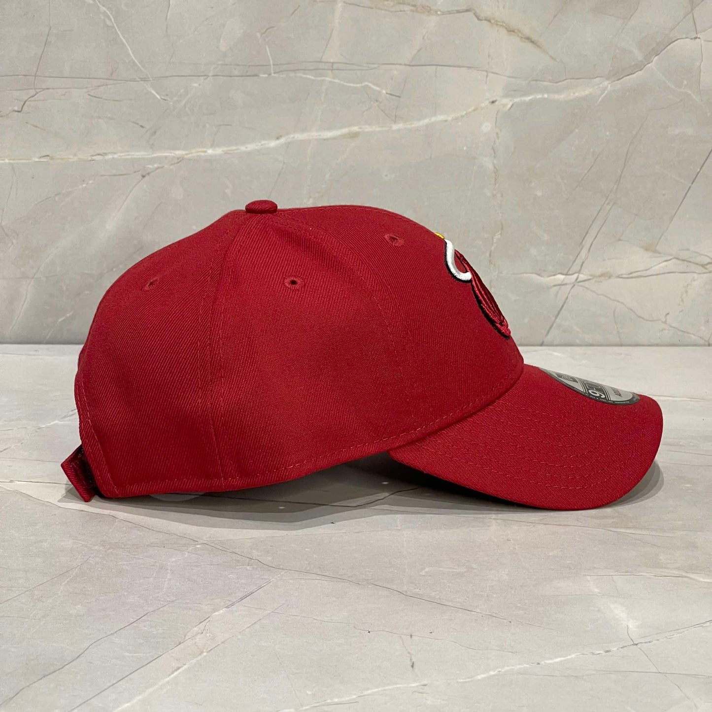 9FORTY MIAMI HEAT RED CLASIC