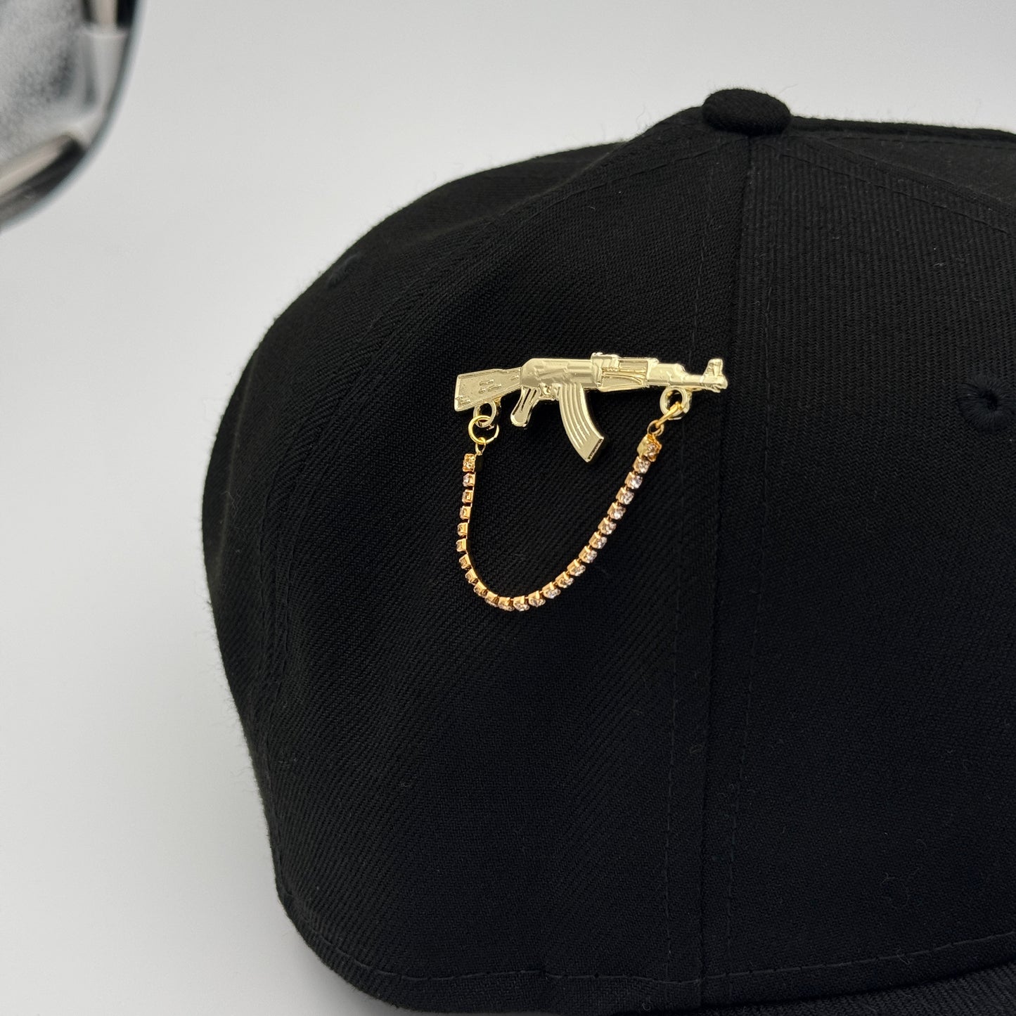 PIN AK47 CADENA CON PERLAS