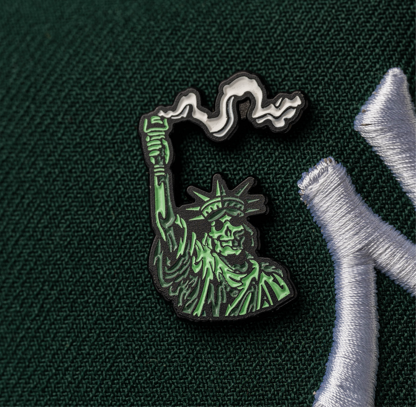 PIN METALICO ESTATUA LIBERTAD