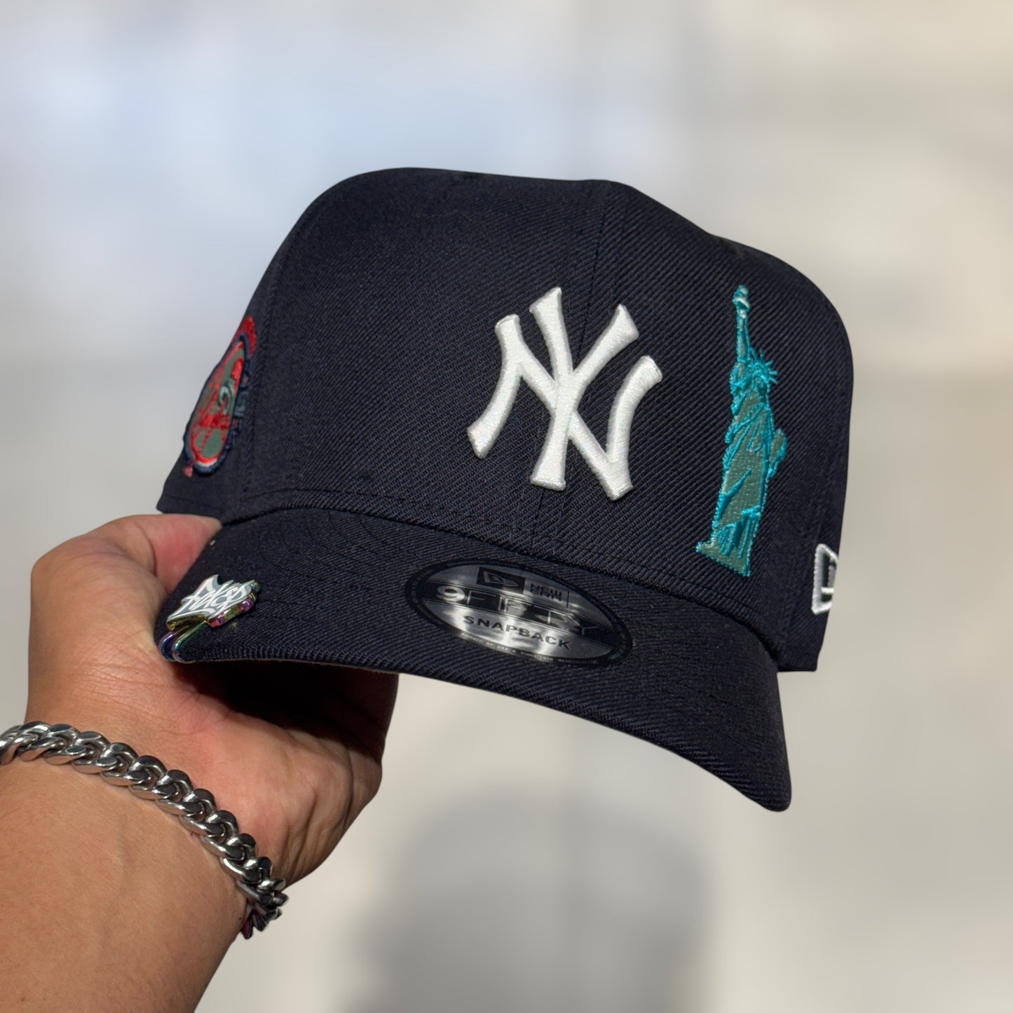 9FIFTY NY YANKEES NAVY STATUE