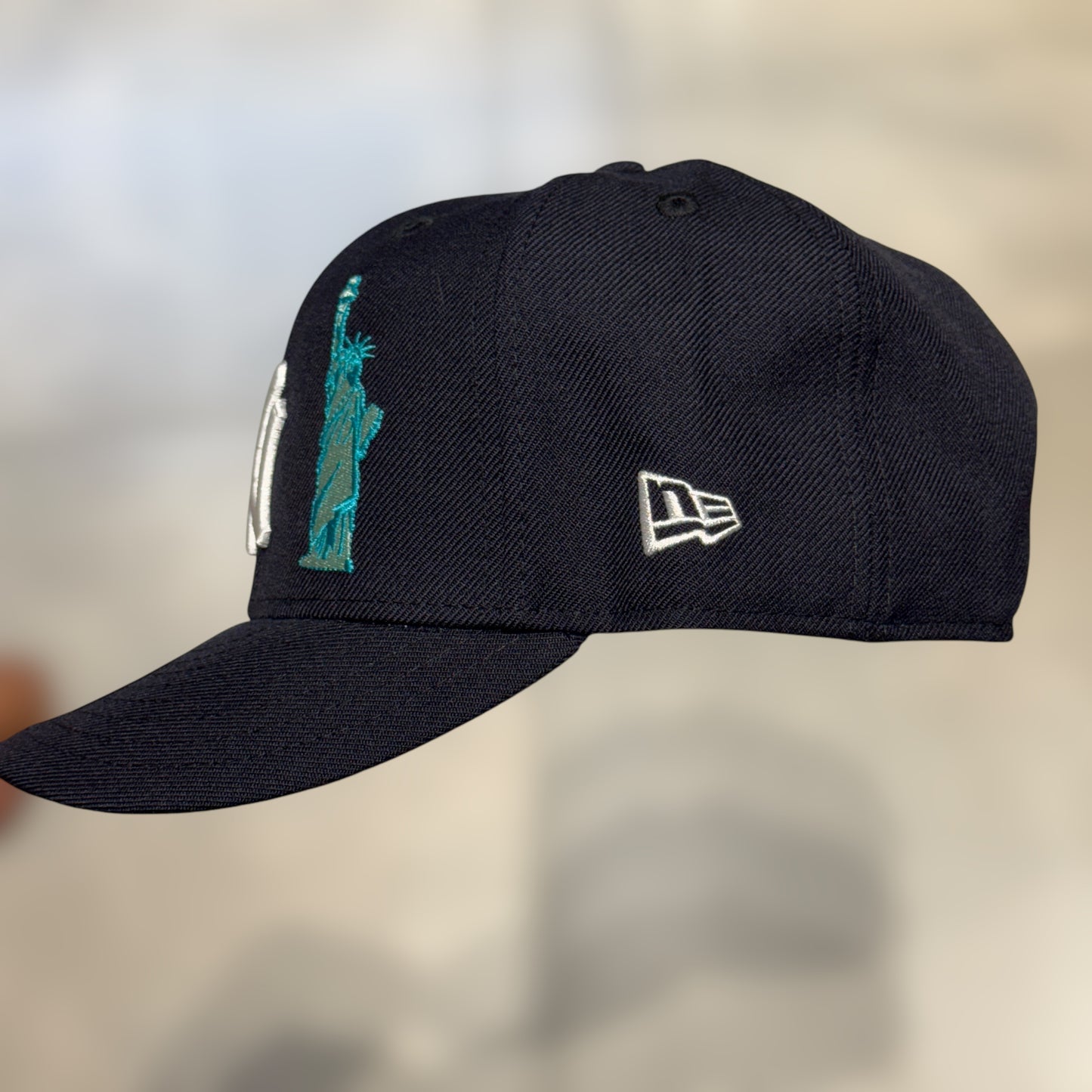 9FIFTY NY YANKEES NAVY STATUE