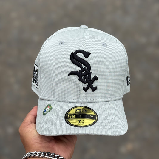 59FIFTY WHITE SOX GREY BLACK LOGO AZ25