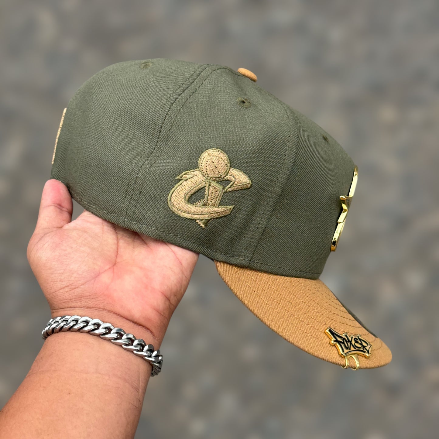59FIFTY CAVALIERS METALIC LOGO OLIVE GREEN