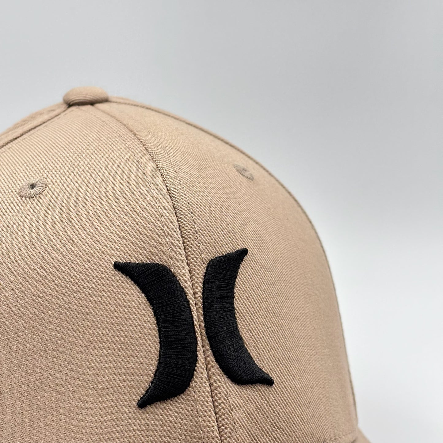 HURLEY CAQUI BLACK LOGO POR TALLA