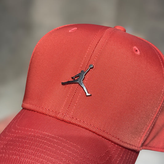JORDAN CORAL LOGO METÁLICO