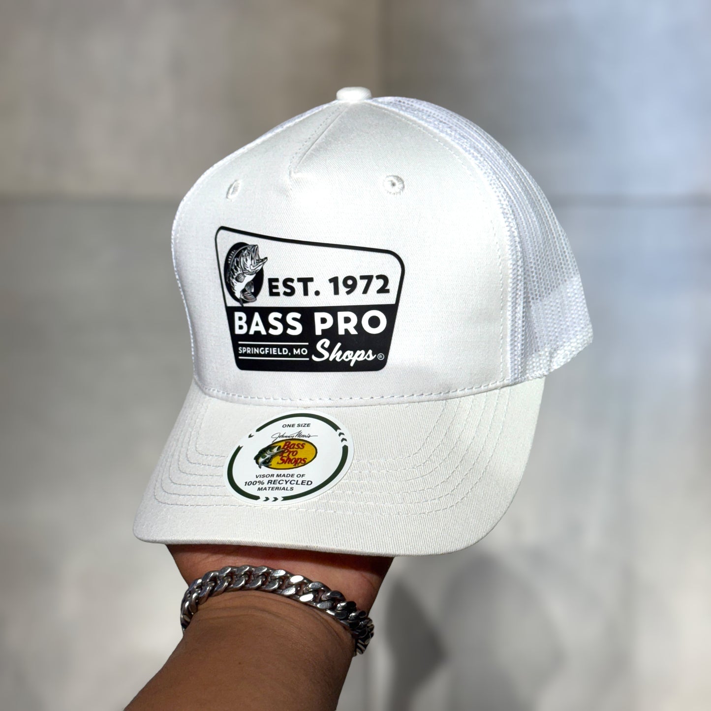 BASS PRO SHOPS WHITE RECYCLED