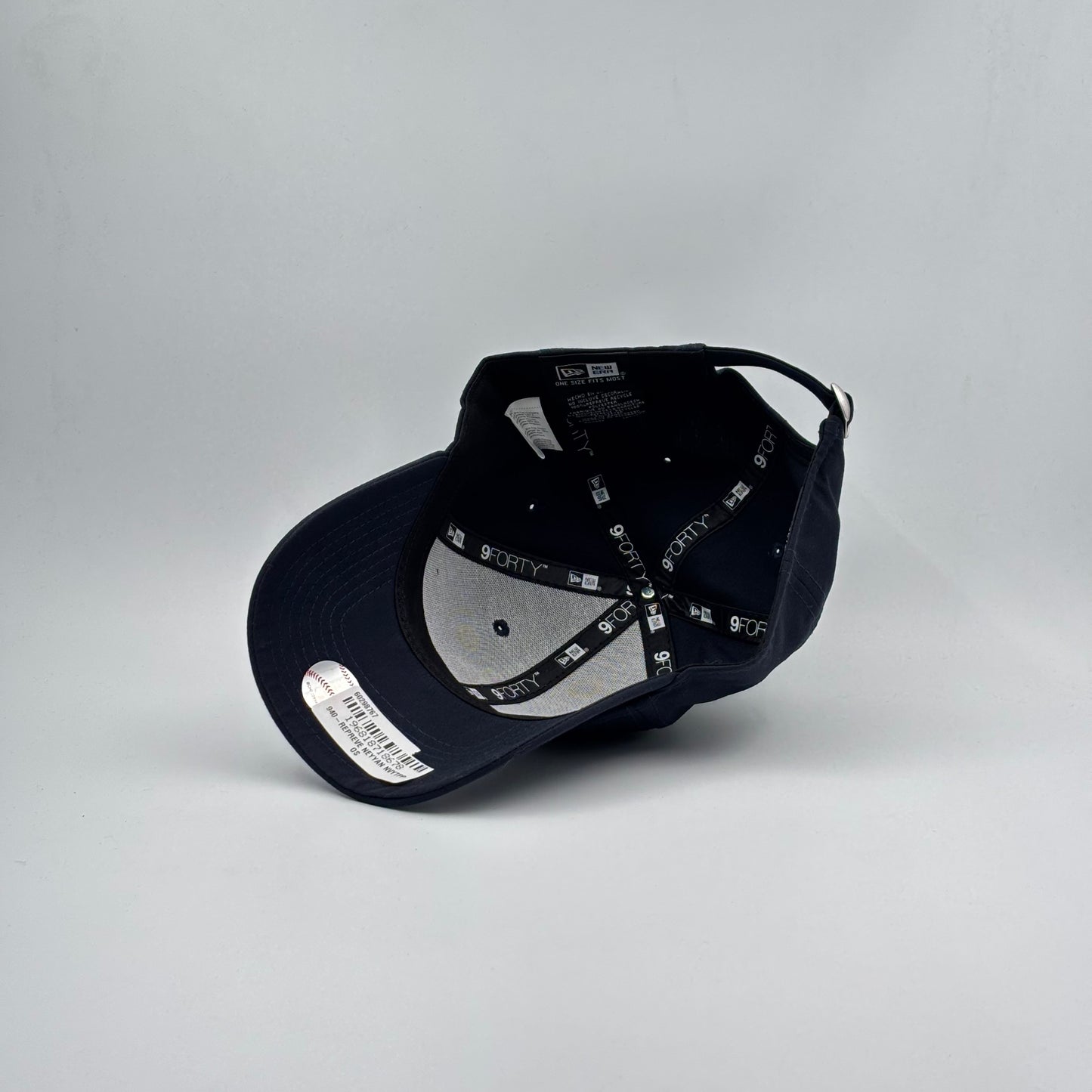 9FORTY YANKEES NAVY LILA LOGO BROCHE METÁLICO