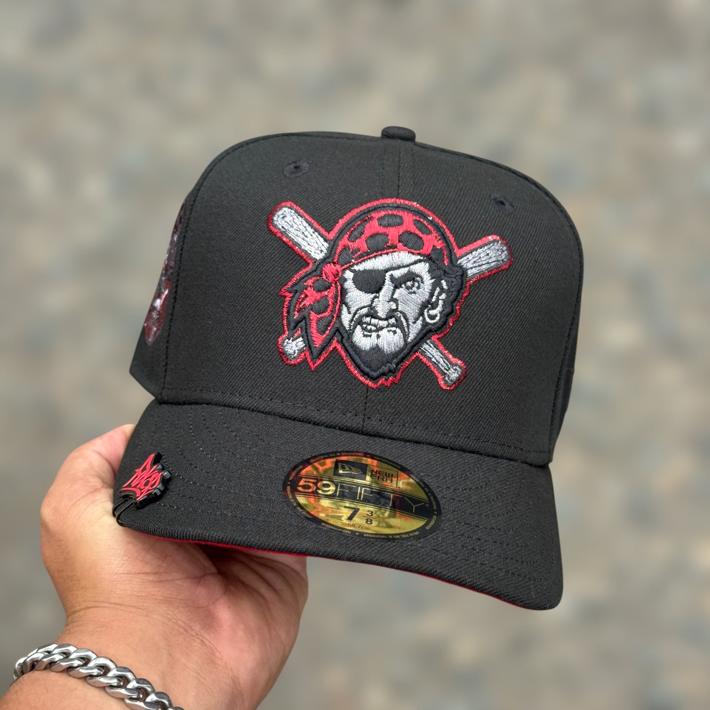59FIFTY PIRATES PITTSBURGH RETRO LOG BLACK RED UNDERVISOR