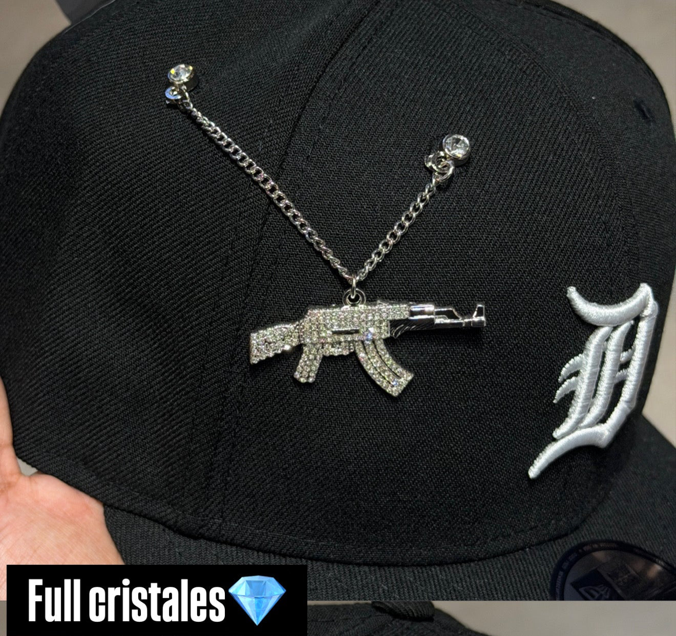PIN METALICO CADENA AK47 CRYSTALS