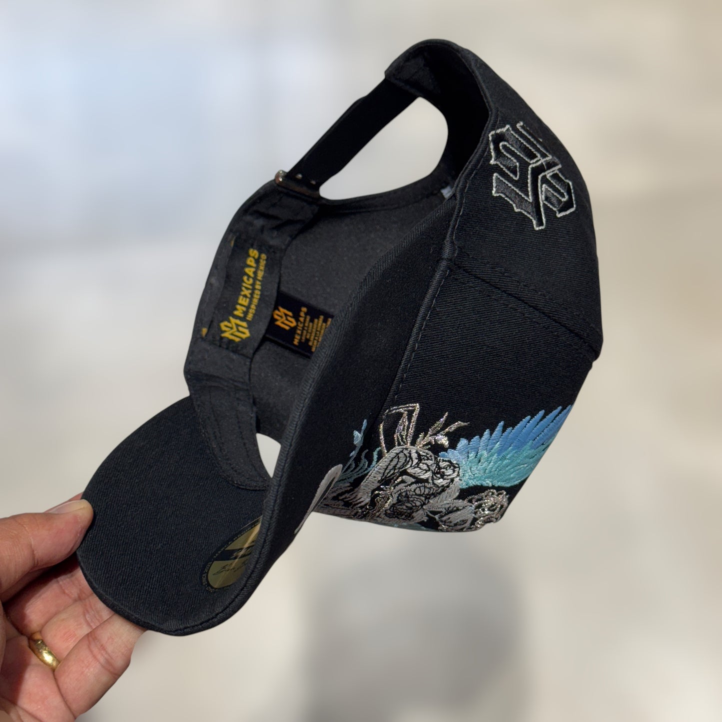 GORRA ANGEL EDICION BELICA CON PIN RIFLE