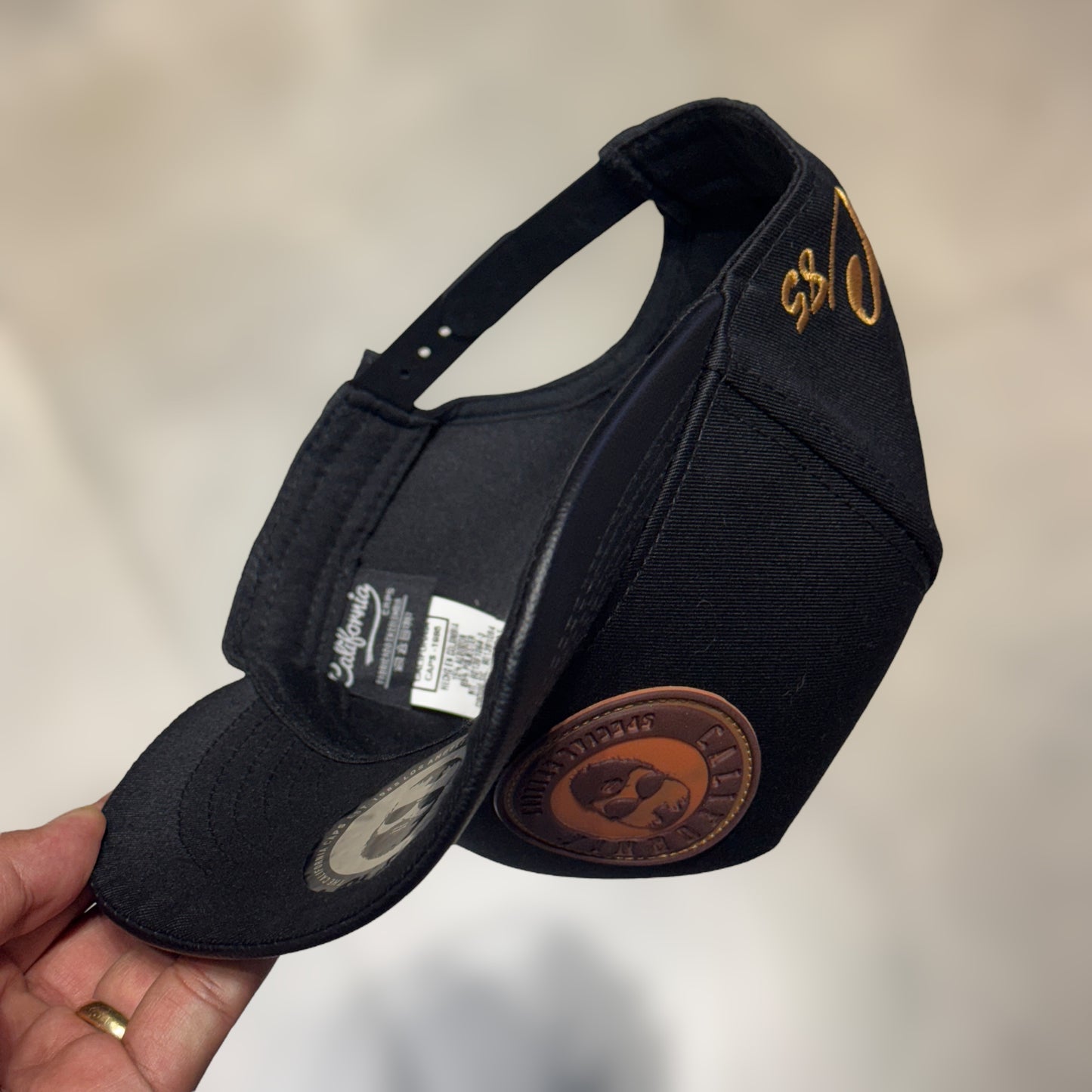 CALIFORNIA BLACK VISERA CUERO