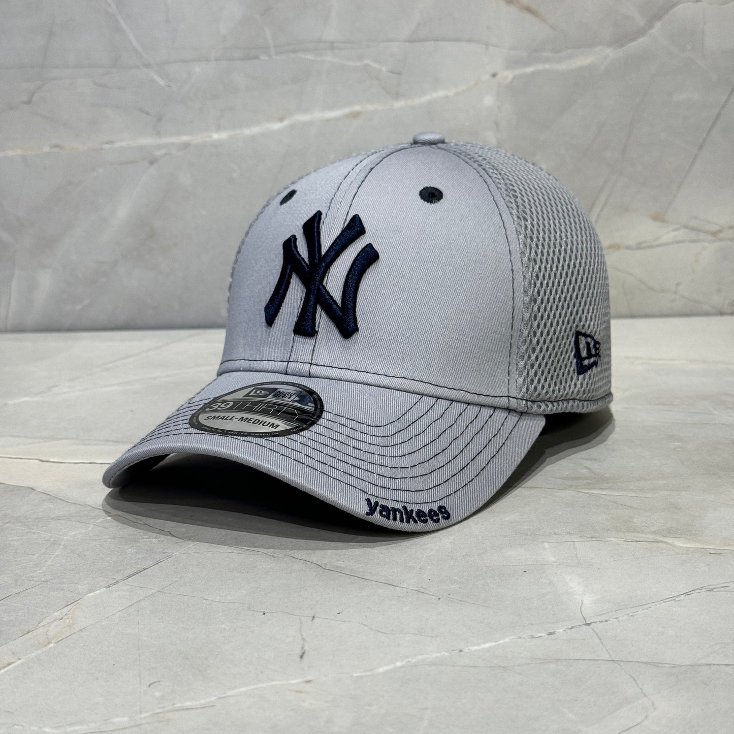 3930 NY YANKEES GRAY LINES