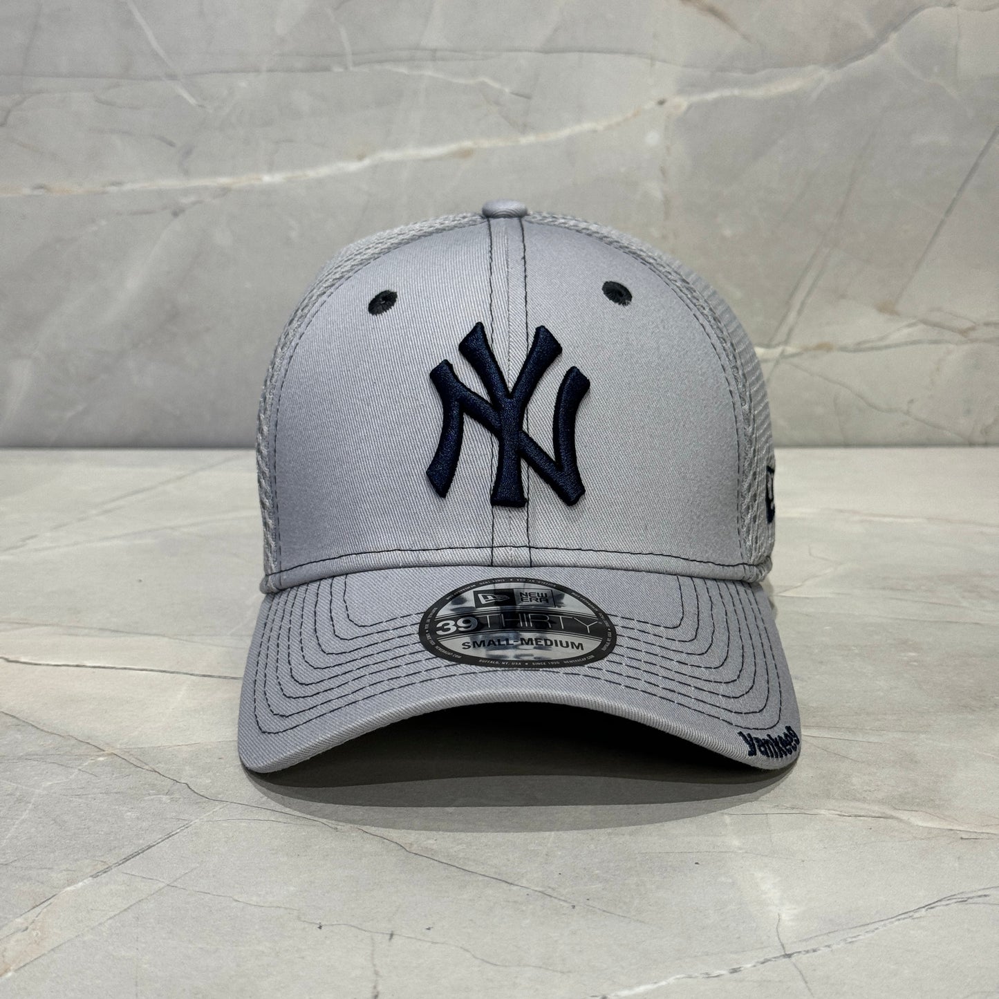 3930 NY YANKEES GRAY LINES