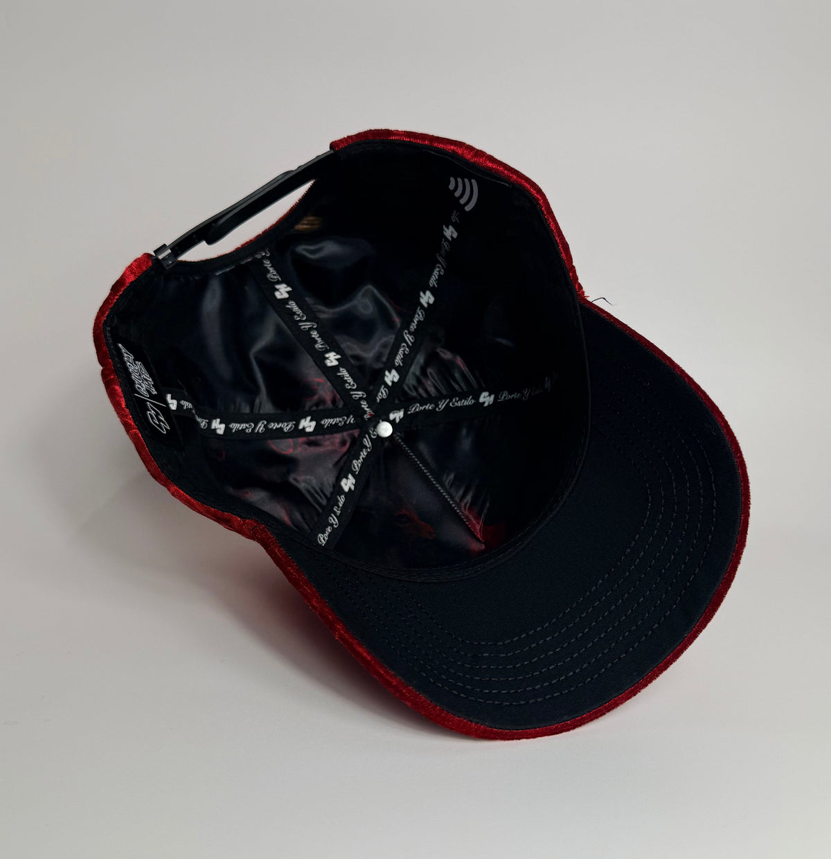 BÉLICA CHUCKY HATS LUCIFER V2 RED VELVET