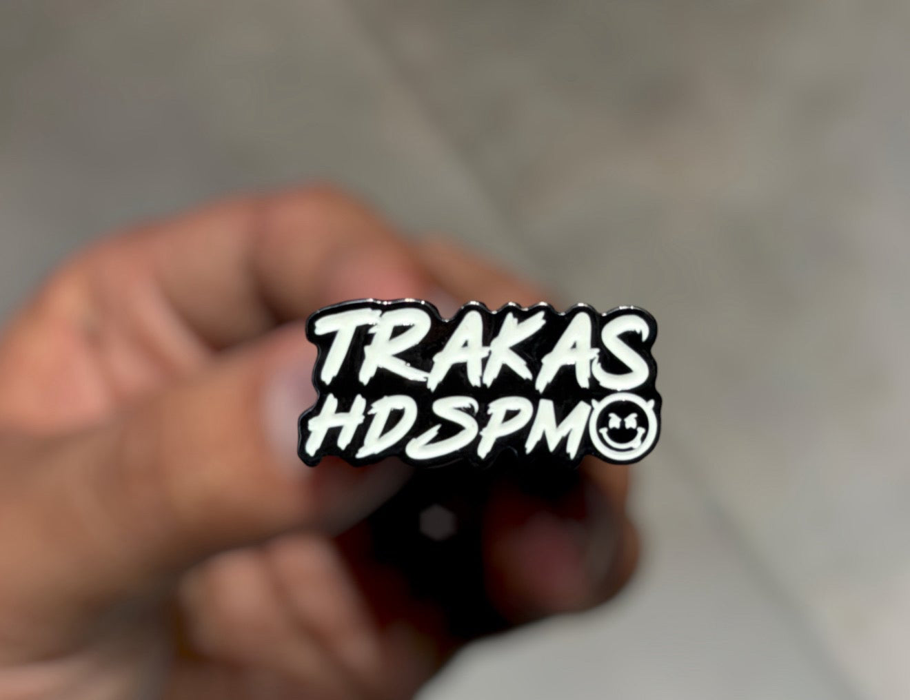 PIN METALICO TRAKAS HDSPM FLUORESCENTE