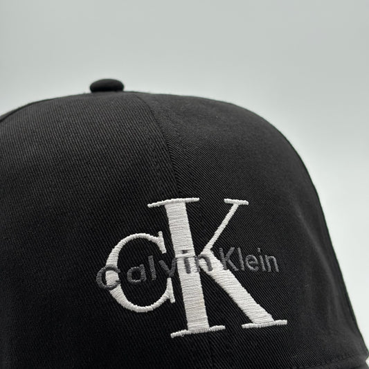 CALVIN KLEIN BLACK WHITE