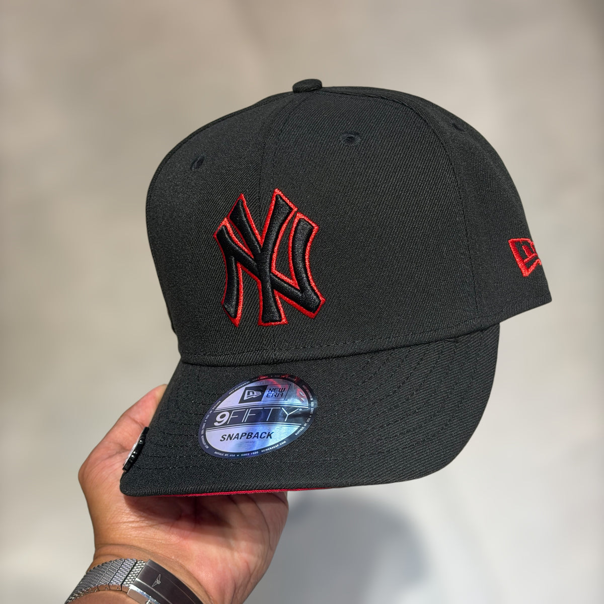 9FIFTY NY NEW YORK YANKEES BLACK RED OUTLINE