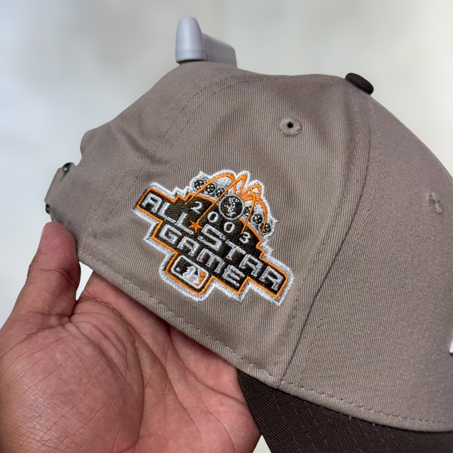 9FORTY WHITE SOX CAQUI VISERA CAFE WS 2003 BROCHE METALICO