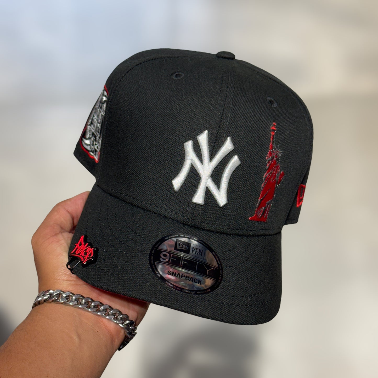 9FIFTY NY YANKEES BLACK RED STATUE SUBWAY 2000