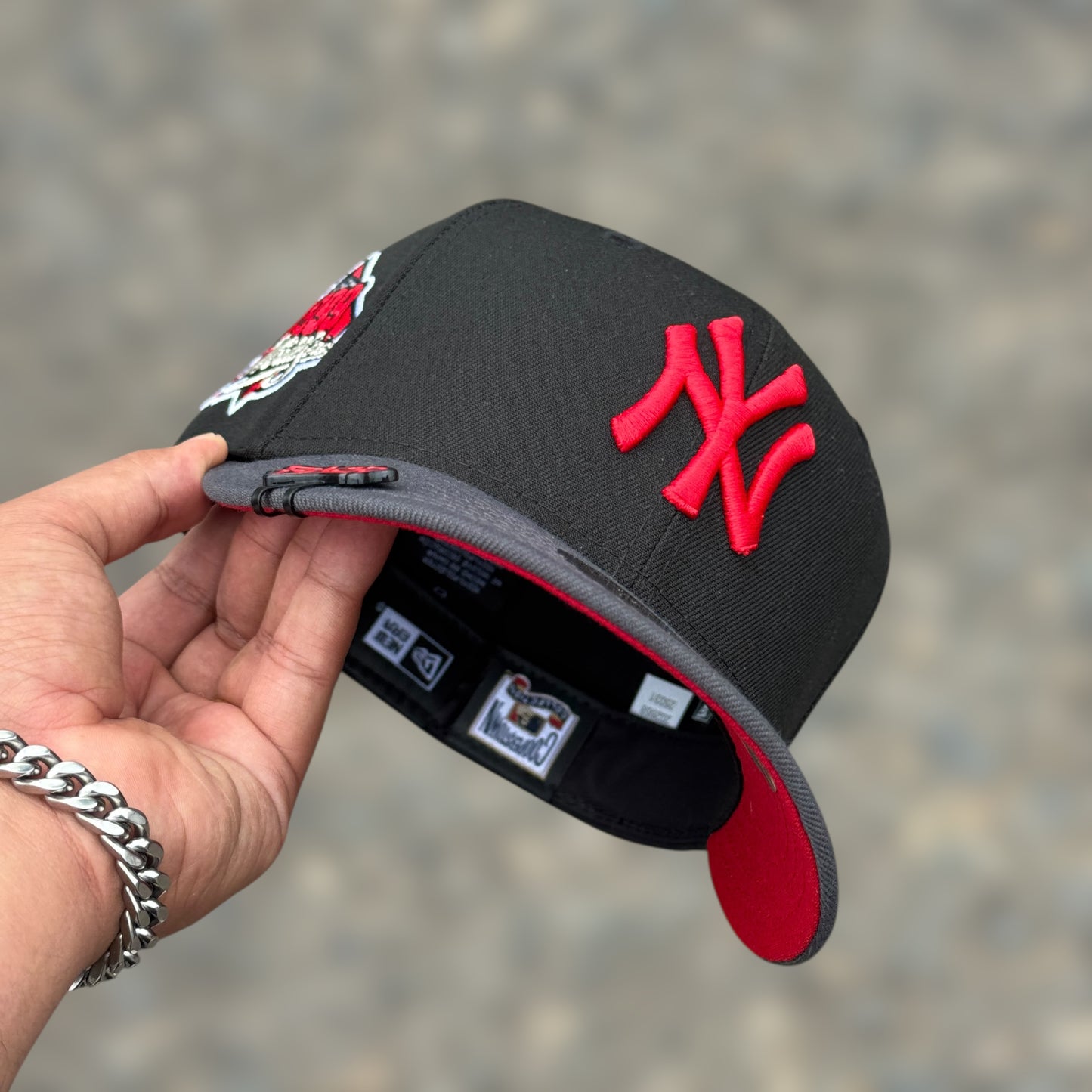 59FIFTY NY YANKEES BLACK GREY VISERA WS 1999 RED LOGO