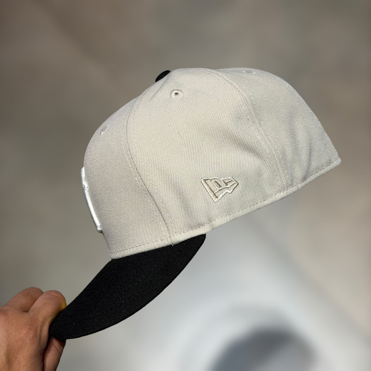 59FIFTY NY YANKEES BEIGE BLACK VISOR