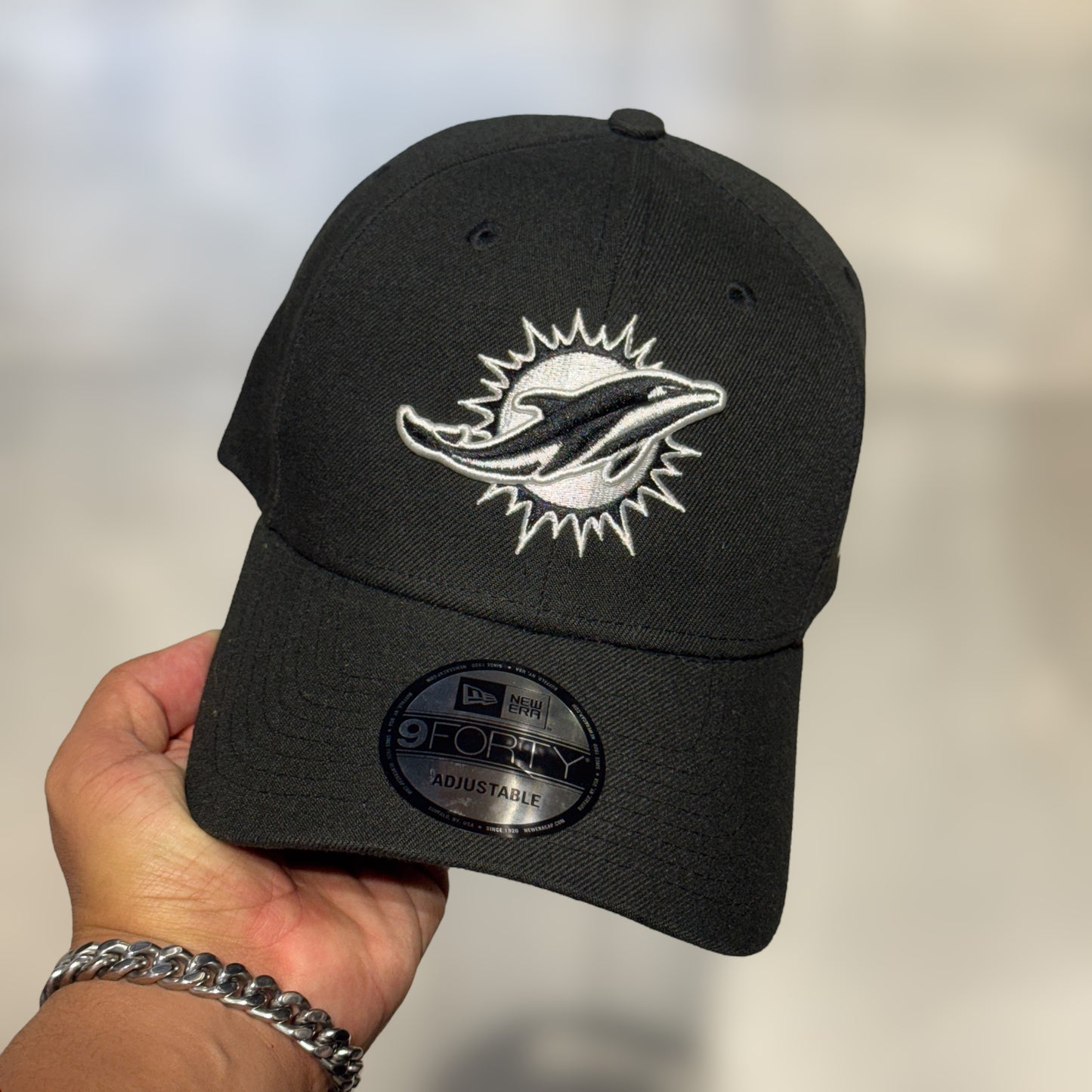 9FORTY MIAMI DOLPHINS BLACK WHITE LOGO