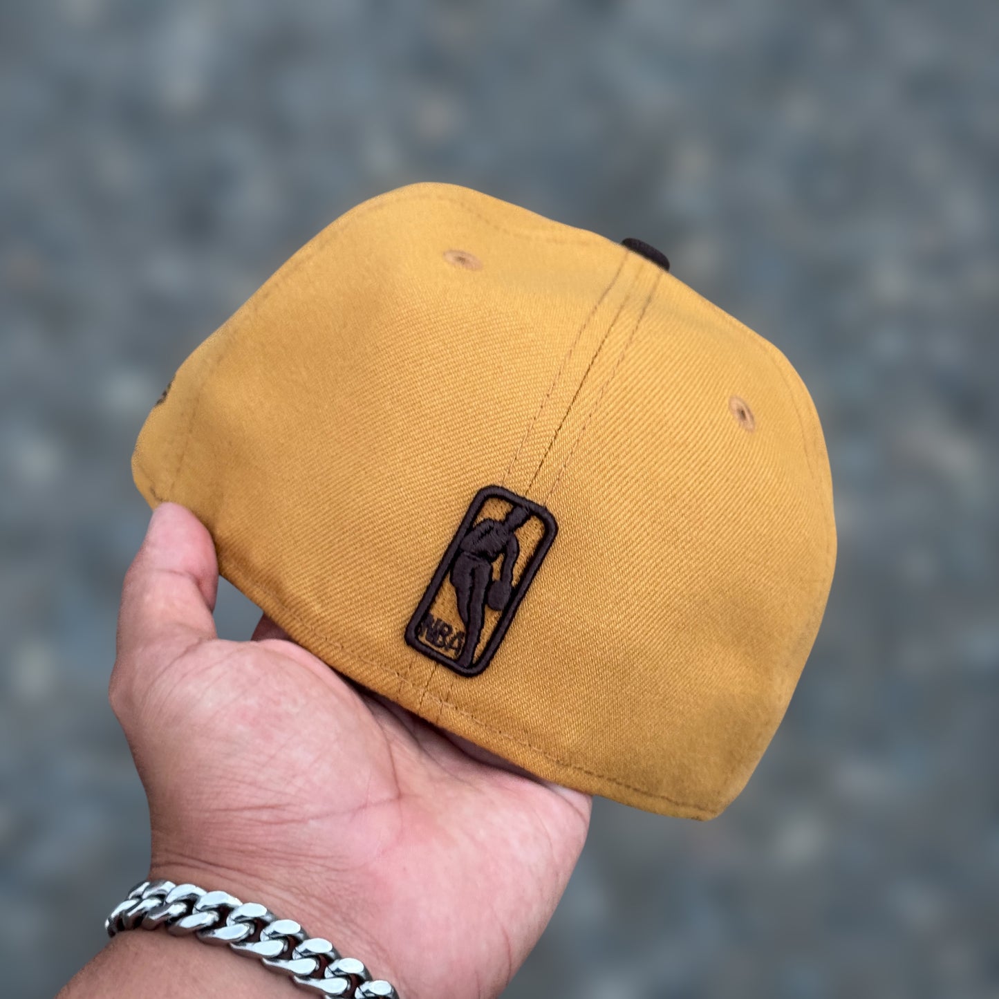 59FIFTY KNICK KHAKY BROWN VISOR METALLIC LOGO