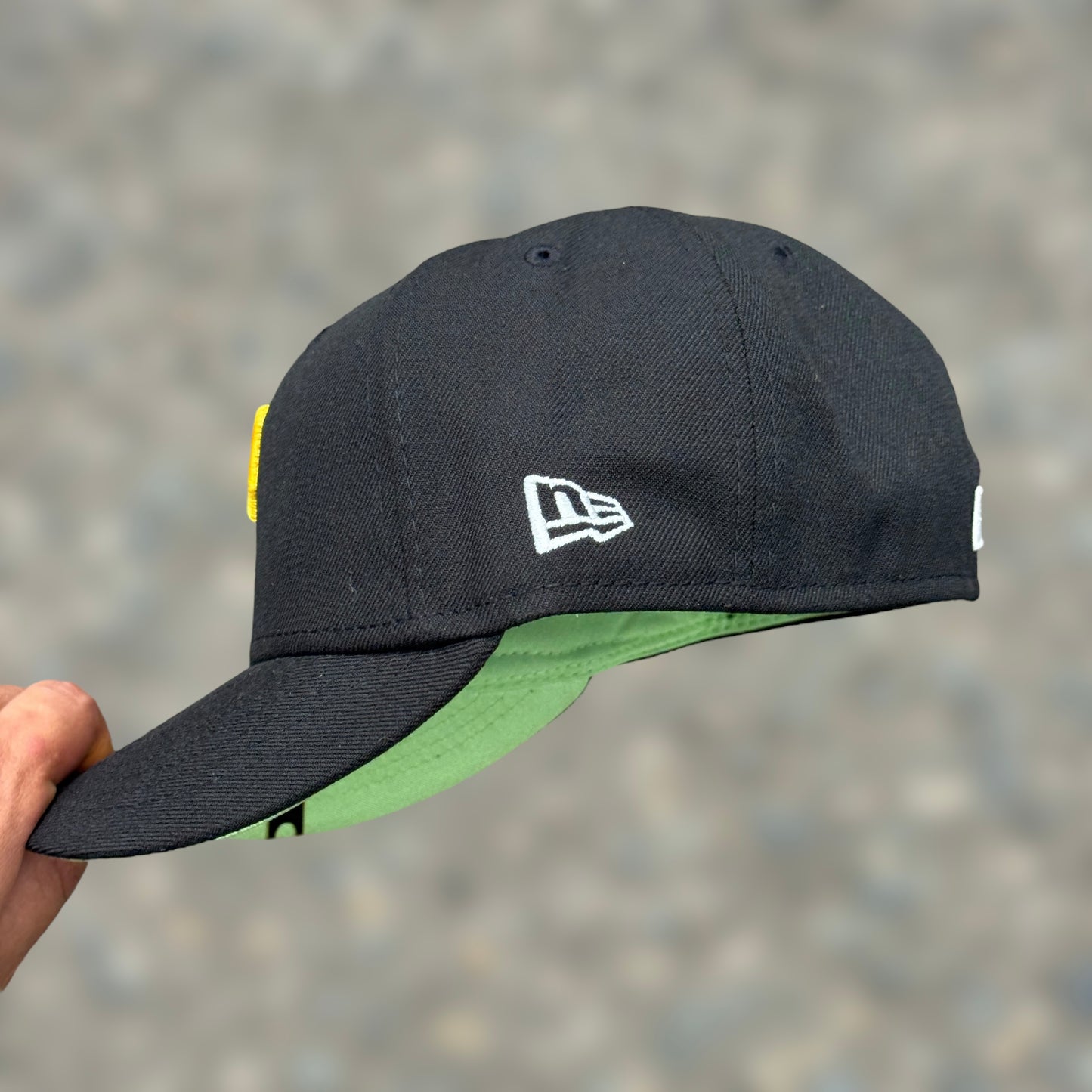 59FIFTY PIRATES PITTSBURGH BLACK GREEN UNDERVISOR