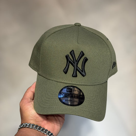 9FORTY A FRAME NY YANKEES OLIVE GREEN BLACK LOGO