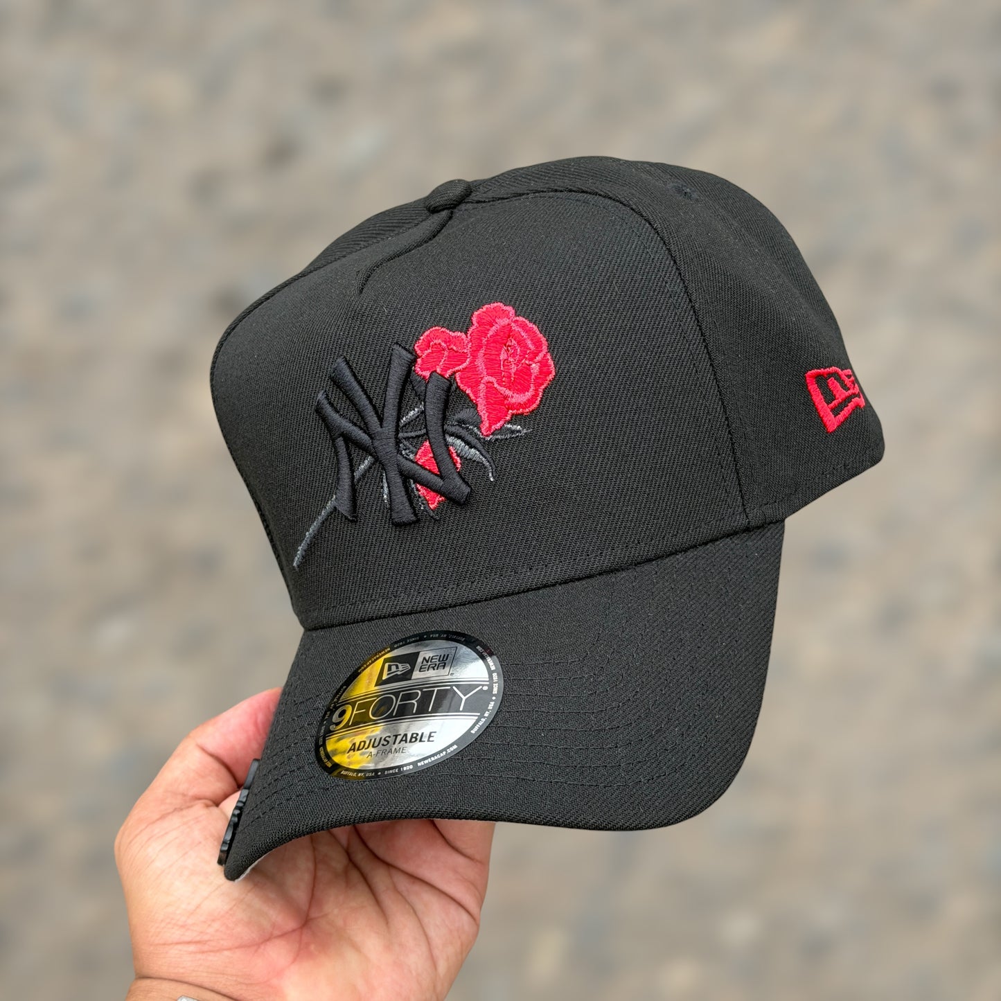 9FORTY NY YANKEES BLACK ON BLACK RED FLOWER