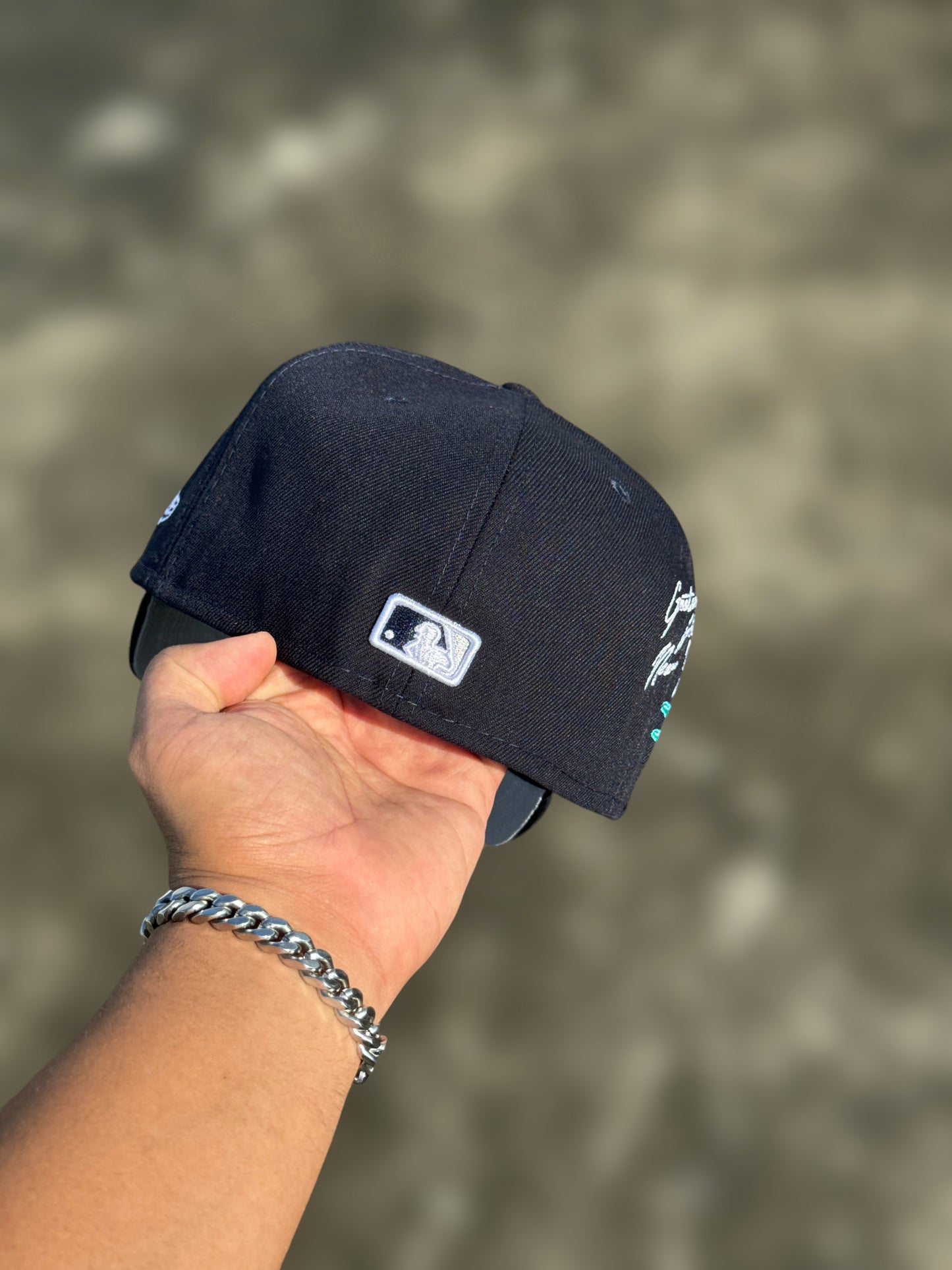 59FIFTY NY STATUE