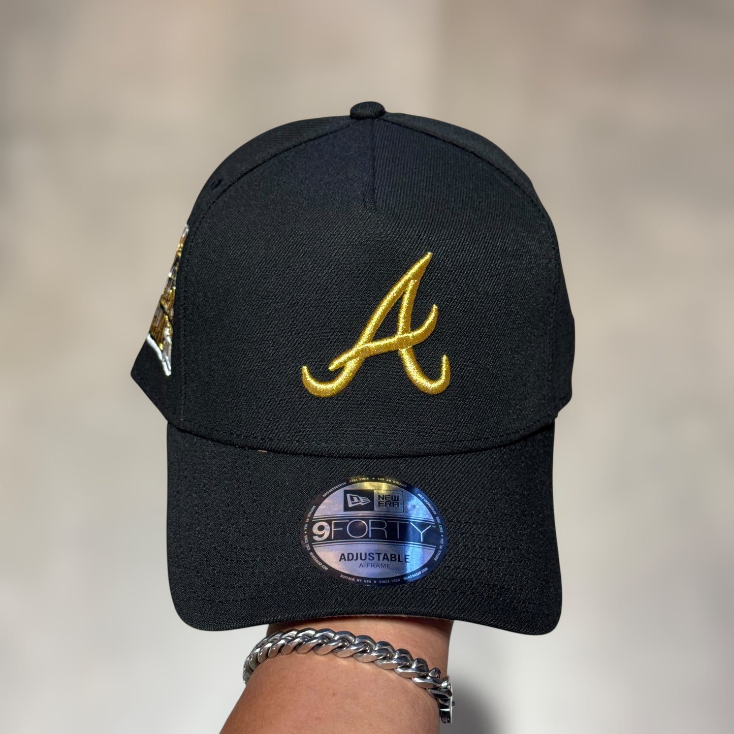 9FORTY A FRAME ATLANTA BRAVES BLACK GOLD LOGO 2000