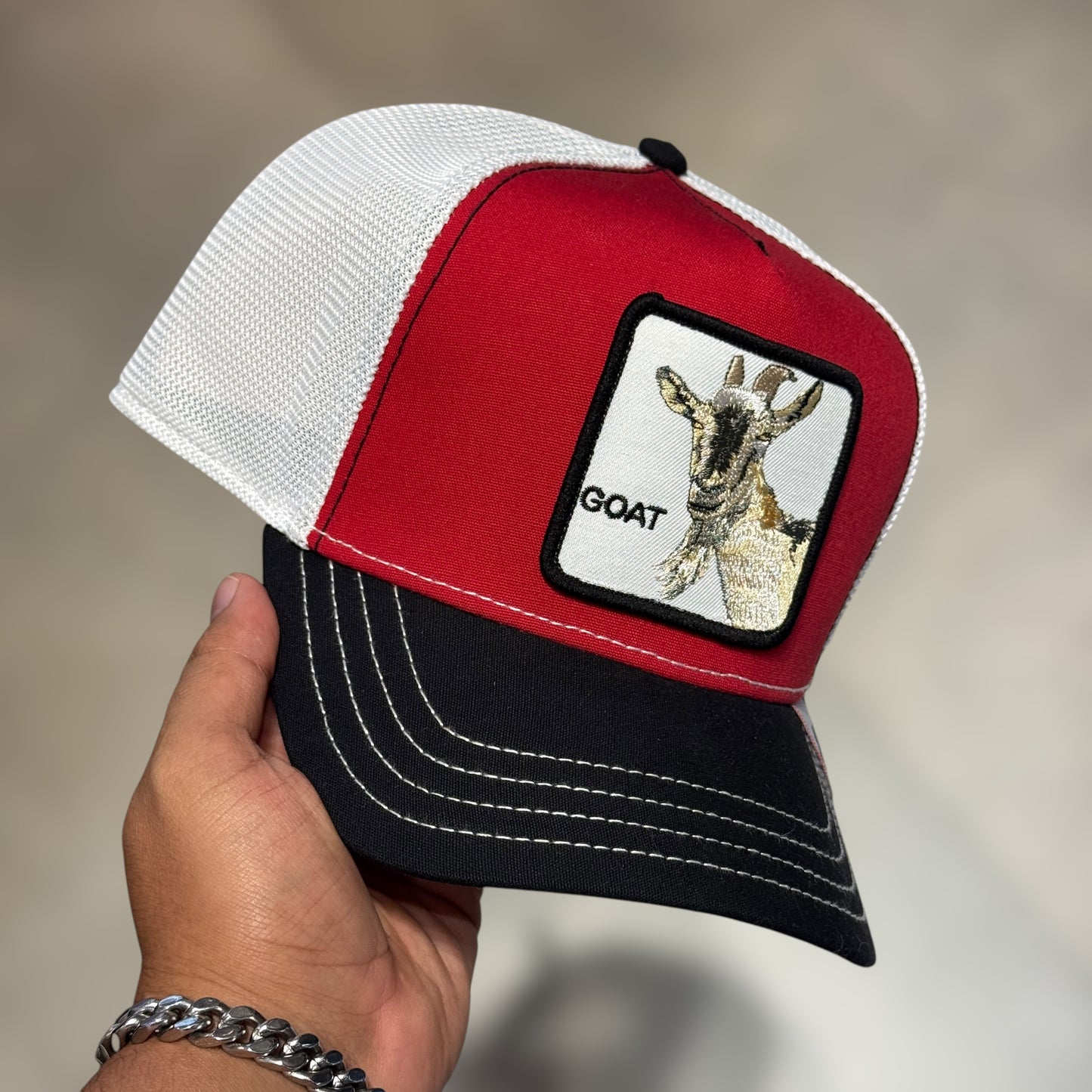 GOORIN BROS GOAT RED VISER BLACK LOGO ANTIGUO MVP