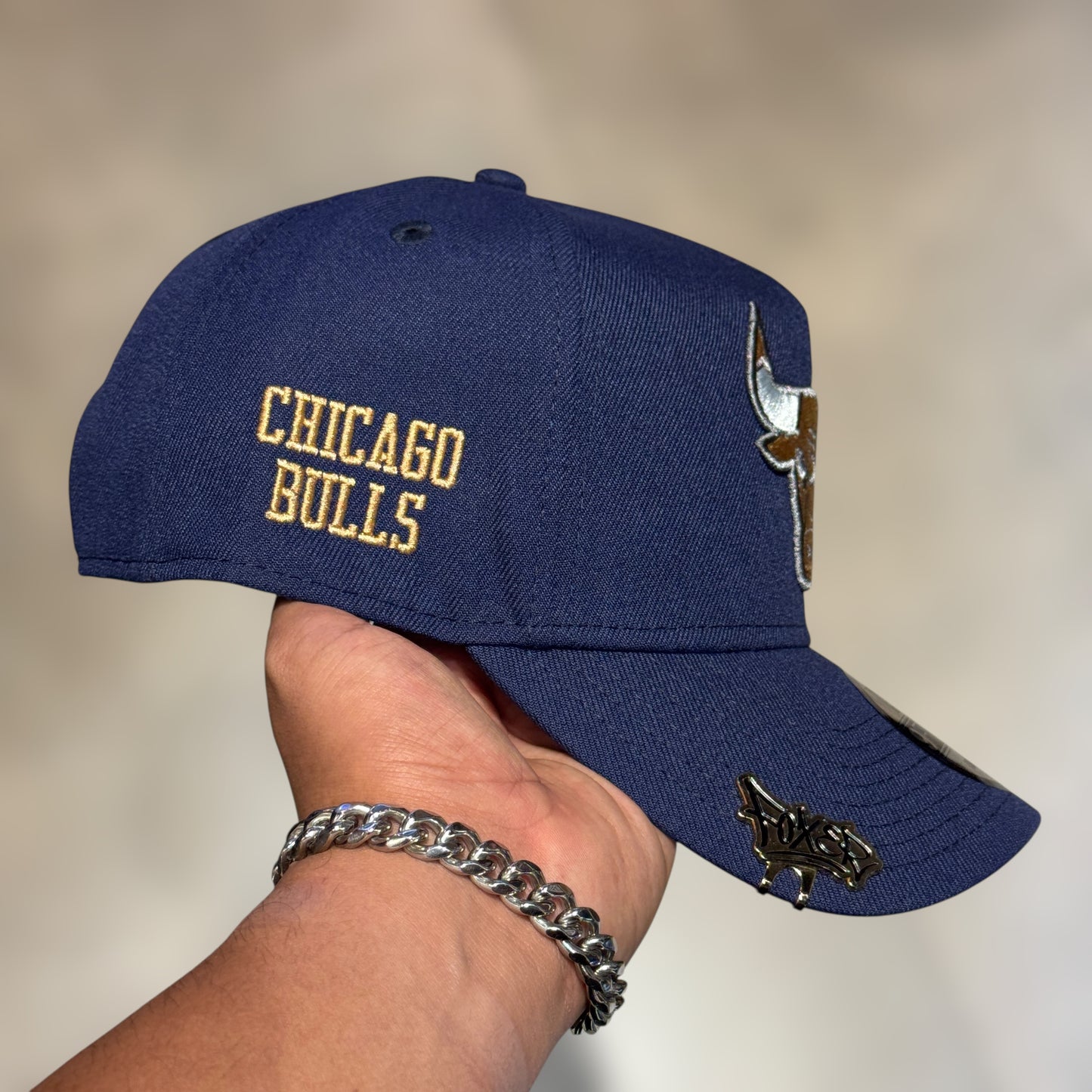 9FORTY CHICAGO BULLS NAVY UNDERVISOR BRONZE