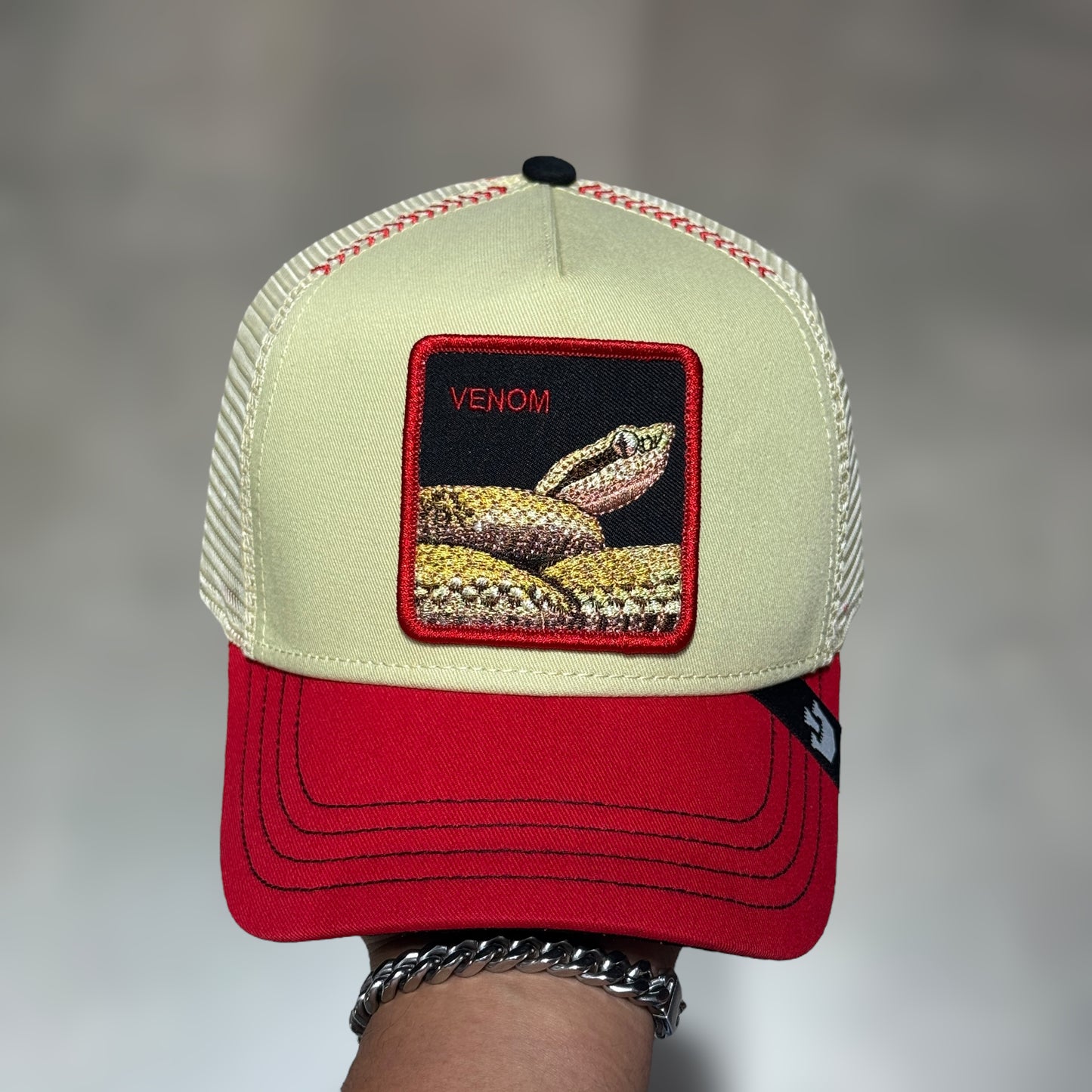 GOORIN BROS VENOM BEIGE RED VISOR