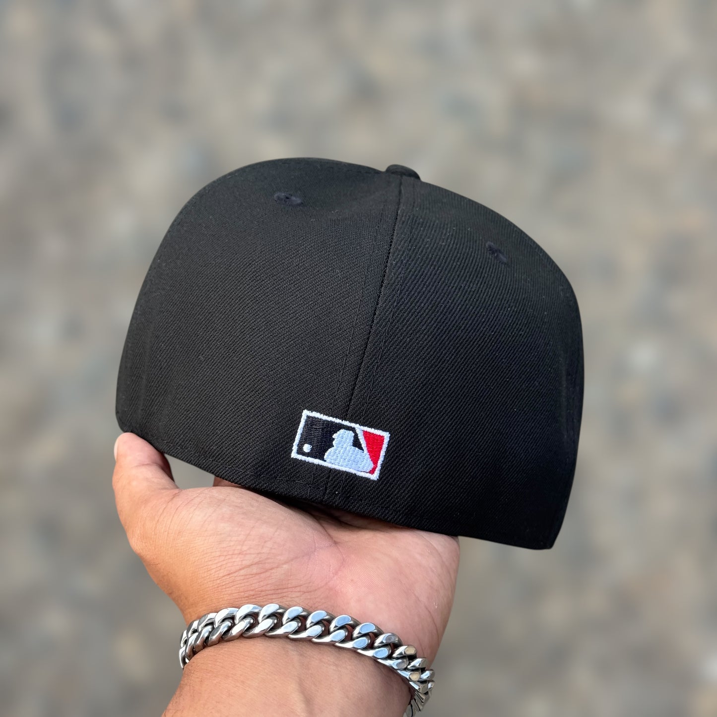 59FIFTY WHITE SOX BLACK UNDERVISOR RED WHITE LOGO 2005
