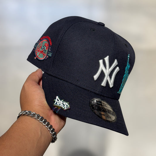 9FIFTY NY YANKEES NAVY STATUE