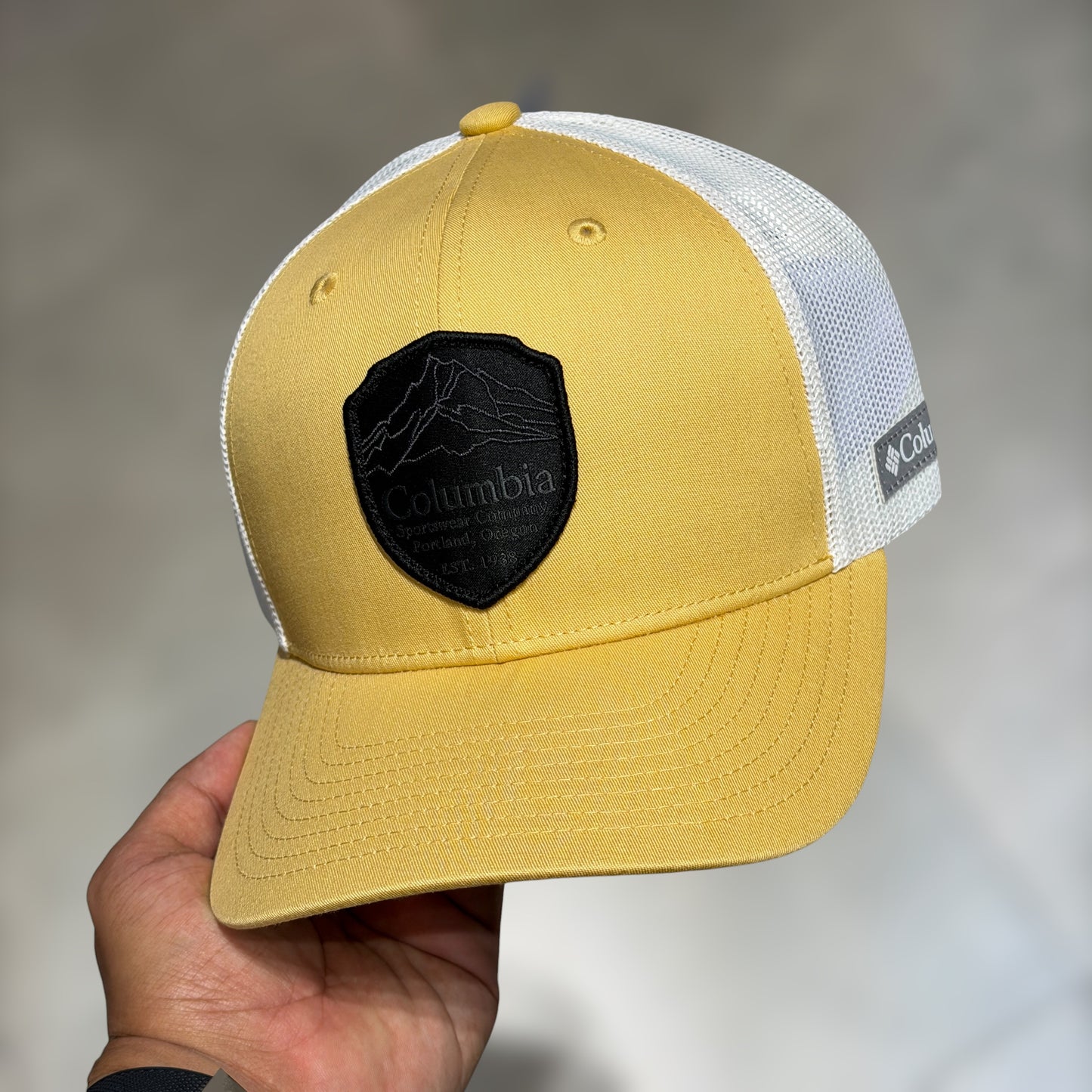 Columbia trucker yellow white mesh