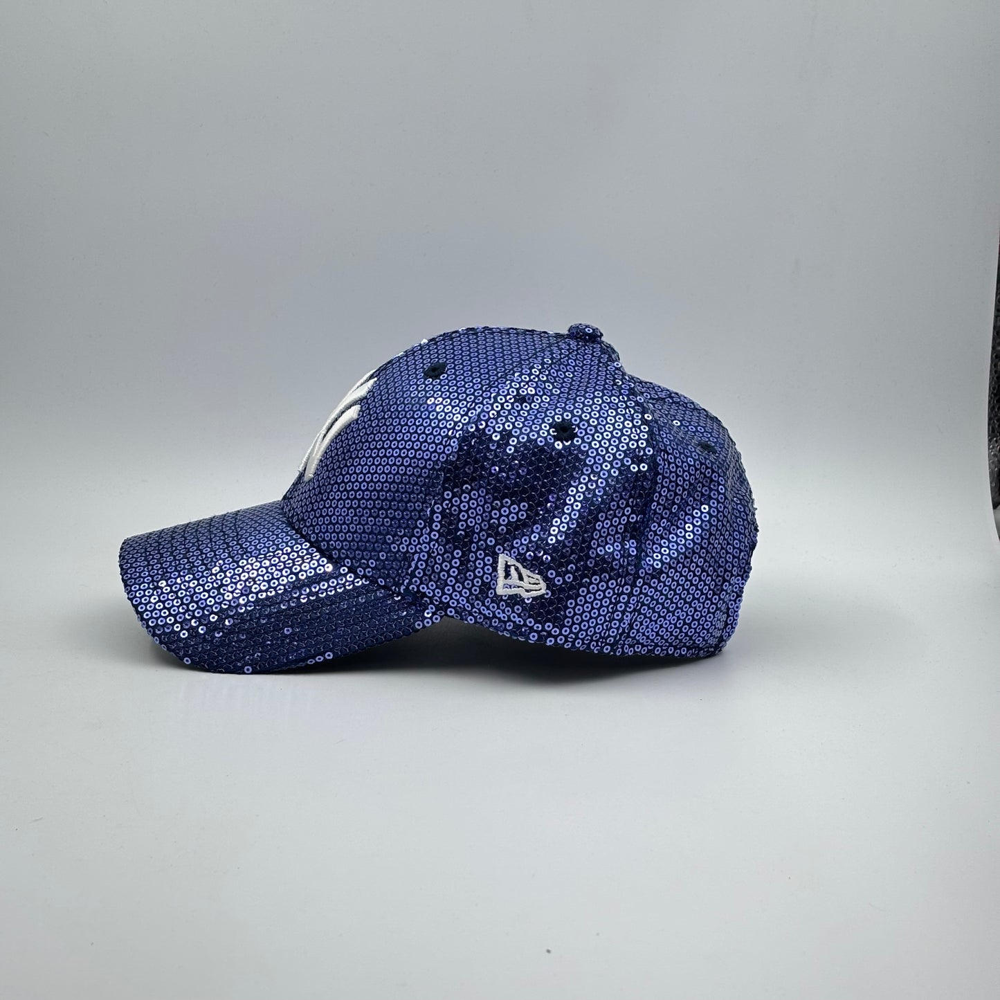 9FORTY NY YANKEES BLUE WHITE LOGO SEQUIN
