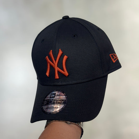 9FORTY NY YANKEES BLACK ORANGE LOGO