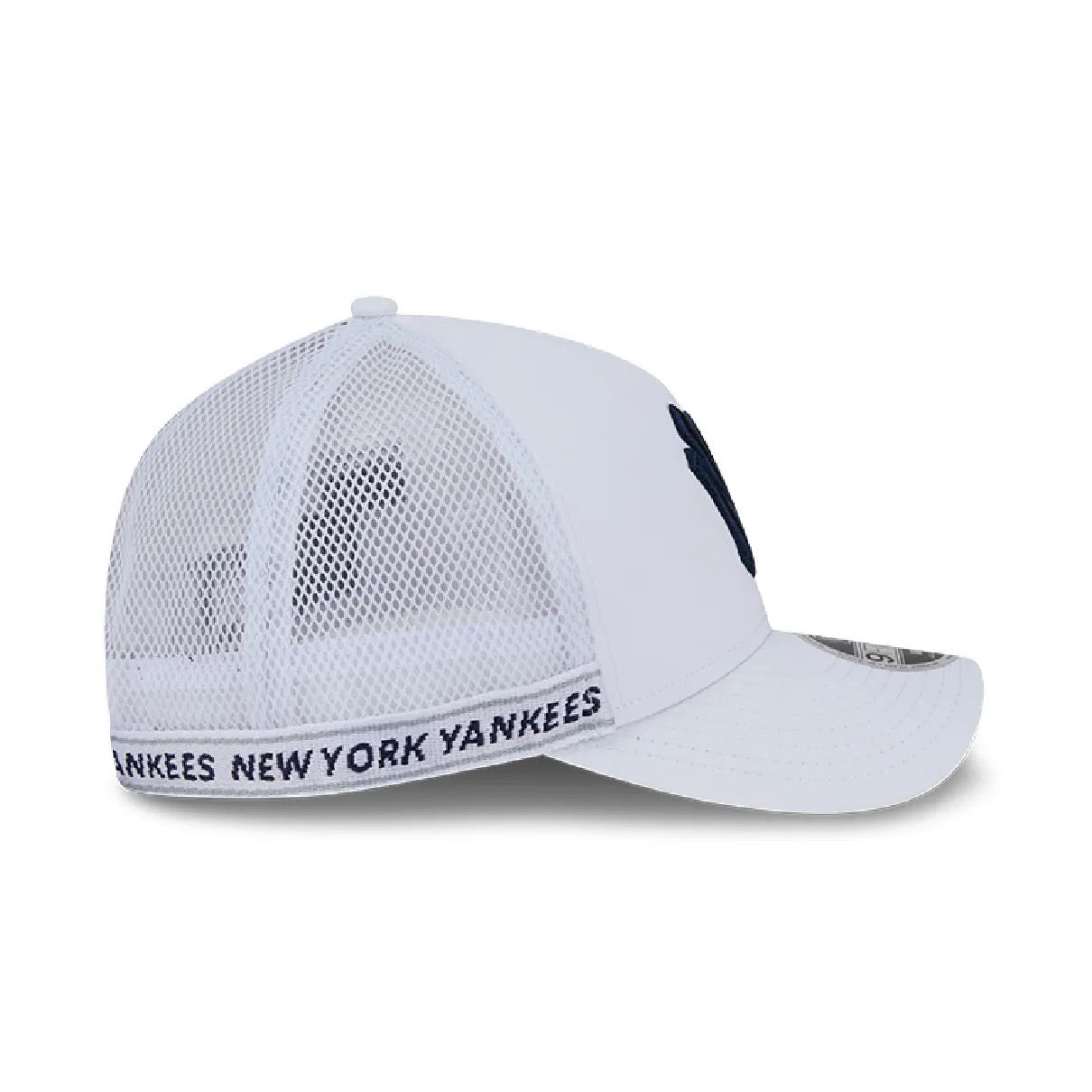 9FORTY AF CROWN NY YANKEES WHITE BLUE LOGO TRUCKER