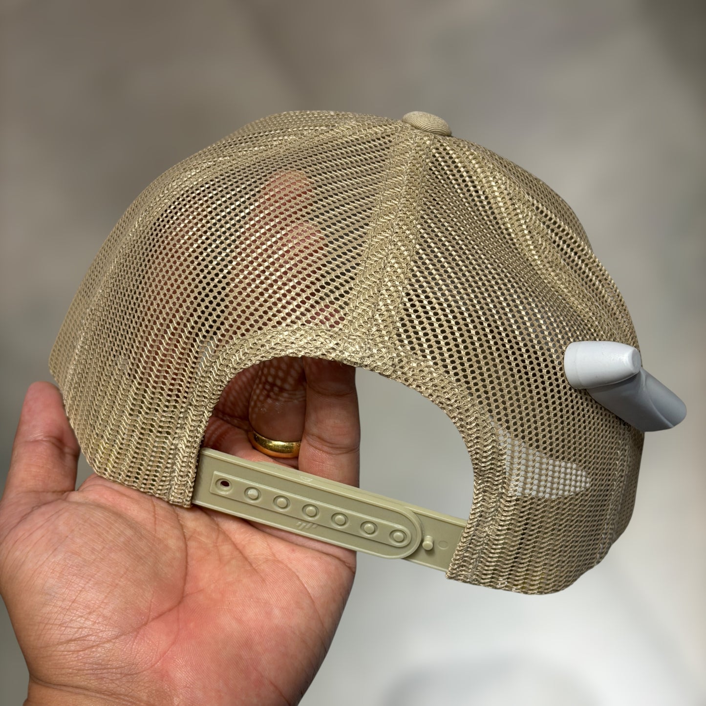 YUPOONG FLEXFIT beige llana para bordados