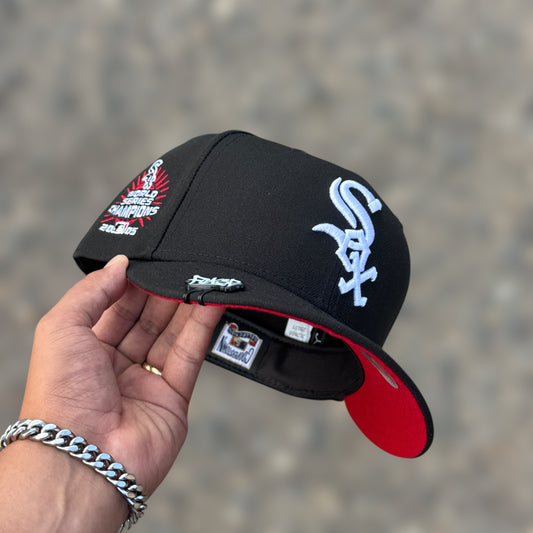 59FIFTY WHITE SOX BLACK UNDERVISOR RED WHITE LOGO 2005