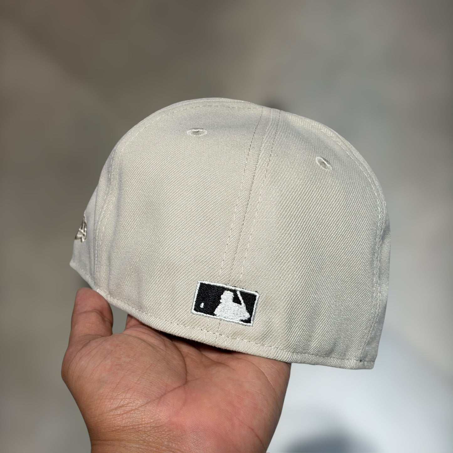 59FIFTY NY YANKEES BEIGE BLACK VISOR