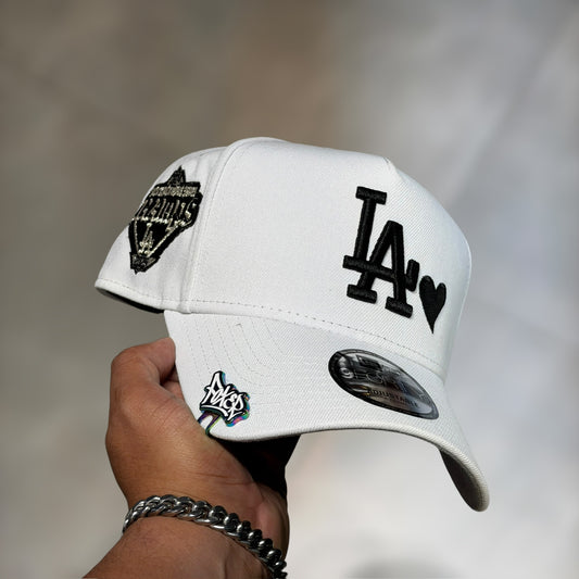 9FORTY A FRAME LA DODGERS WHITE BLACK CORAZÓN