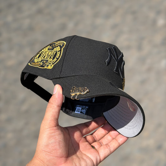 9FORTY NEW YORK YANKEES BLACK ON BLACK GOLD FLOWER